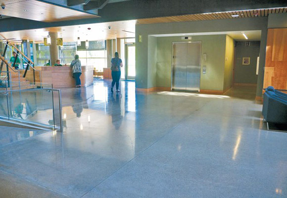 Полированный бетонный пол в Университете штата Орегон